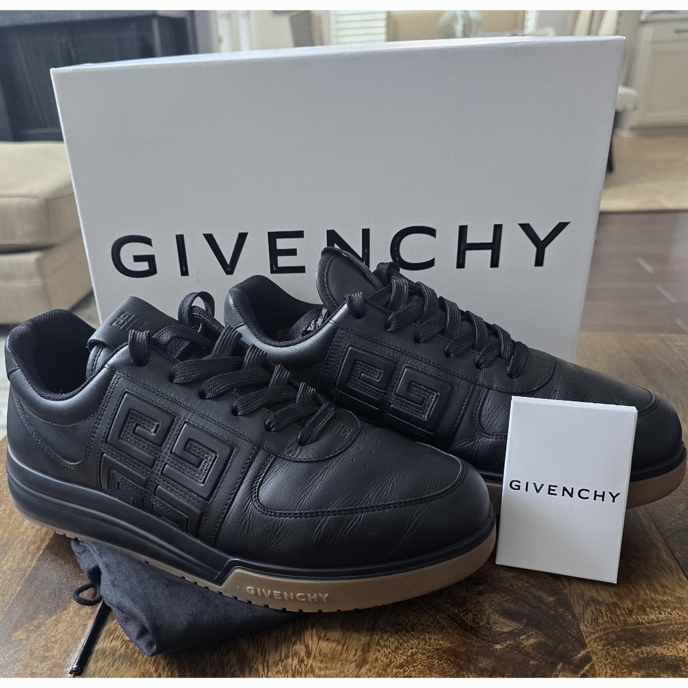 Givenchy Men's Black and Tan Sneakers